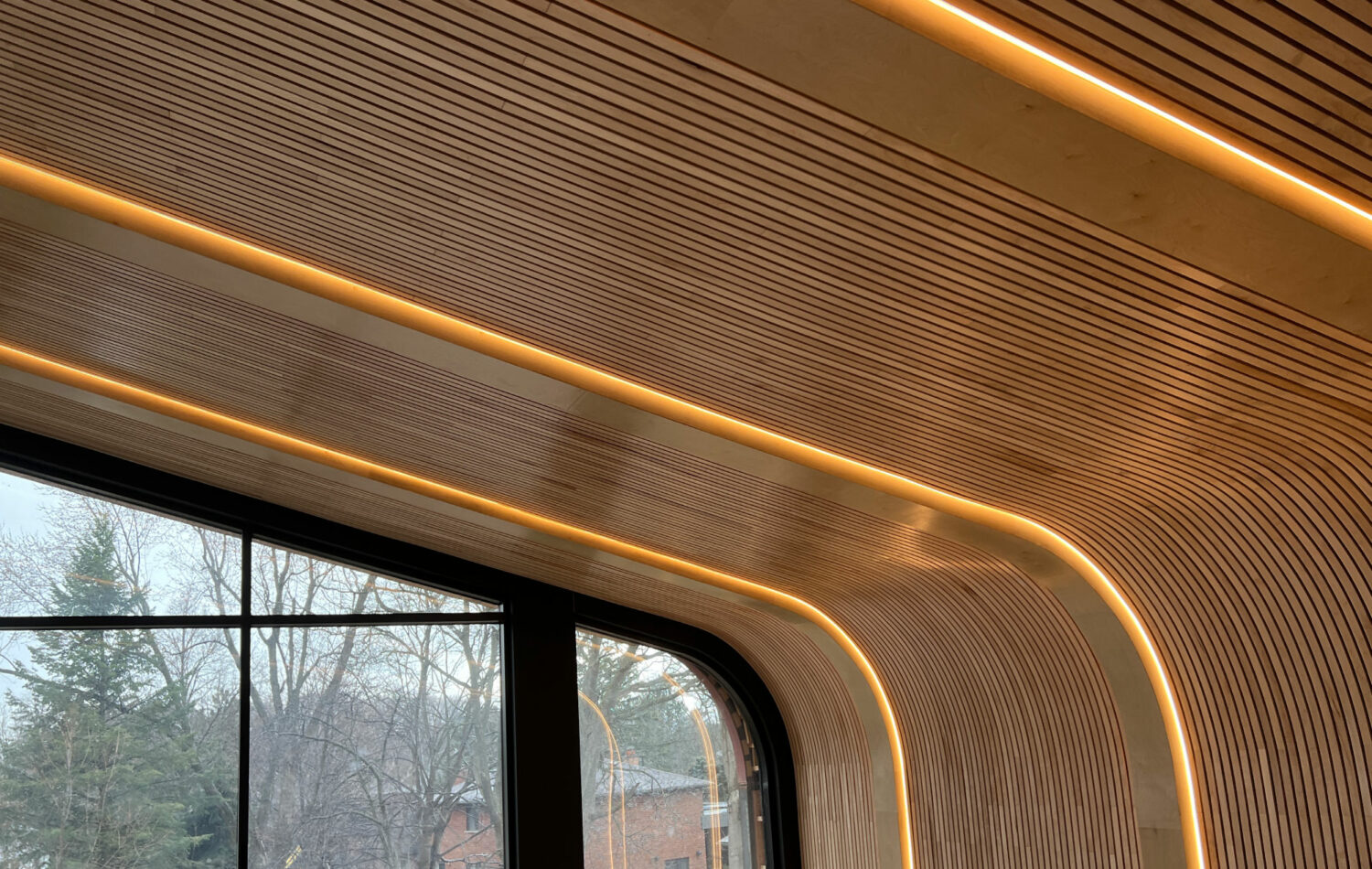 HYN1409F Recessed Curved Linear Light with 1/2" Frosted Lens